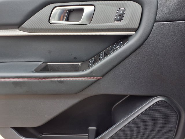 Certified 2025 Ford Explorer ST-Line AWD/4WD image 18