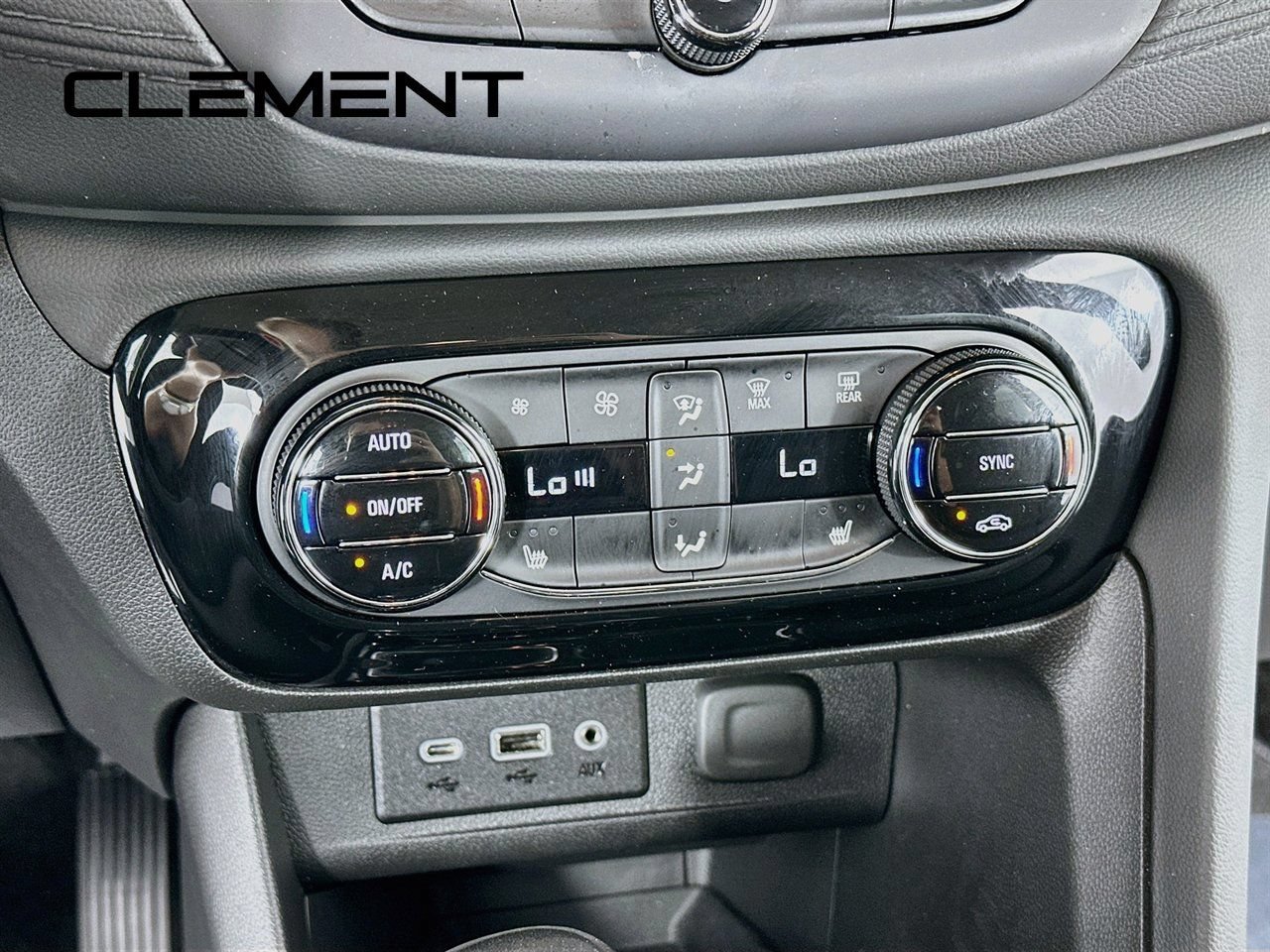 Used 2023 Buick Encore GX Select w/ Sport Touring Package FWD image 22