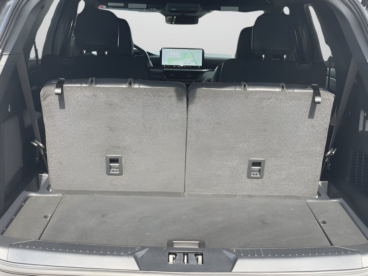 Certified 2025 Ford Explorer ST AWD/4WD image 8