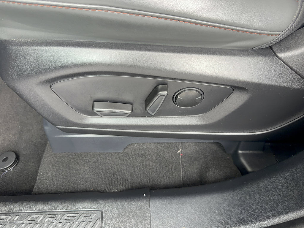 Certified 2025 Ford Explorer Active w/ Active Comfort Package RWD image 34