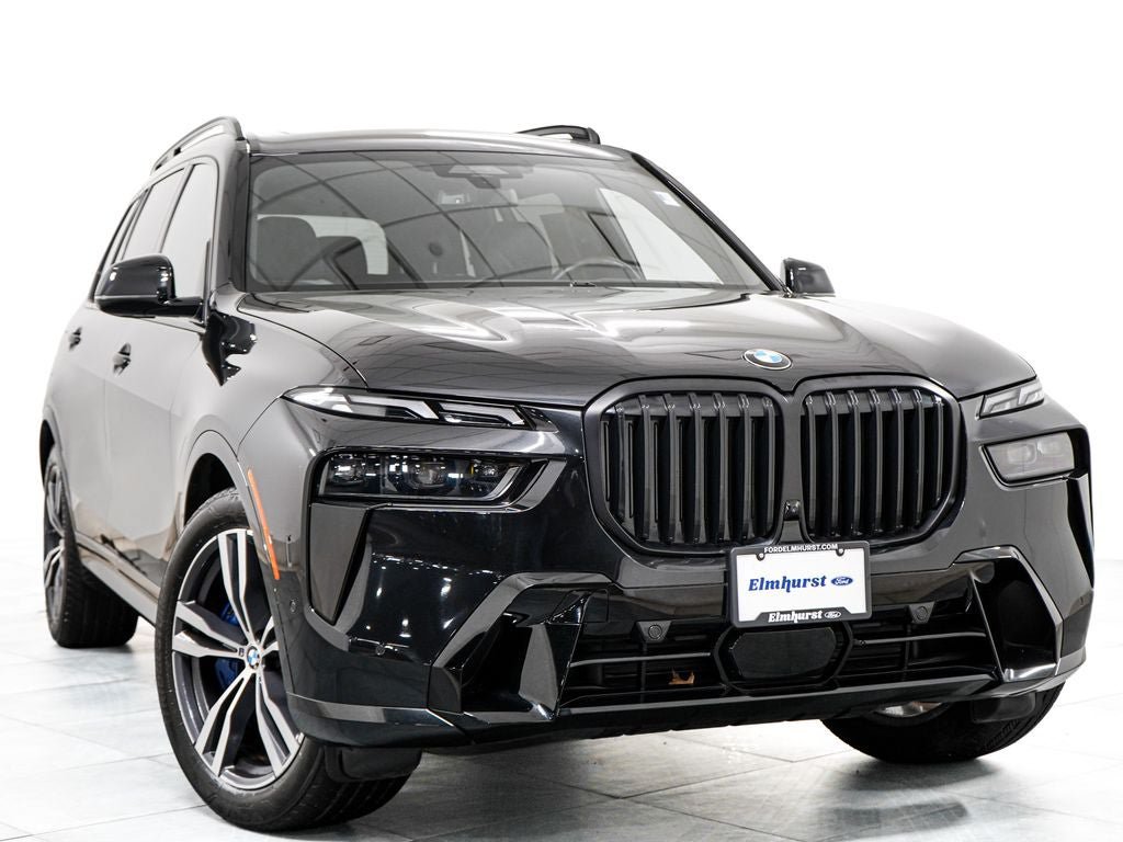 Used 2024 BMW X7 xDrive40i w/ M Sport Package AWD/4WD image 3