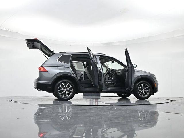 Used 2020 Volkswagen Tiguan SE w/ Panoramic Sunroof Package image 52