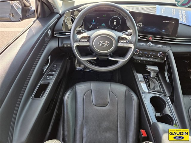 Used 2023 Hyundai Elantra Limited w/ Preferred Accessory Package image 13