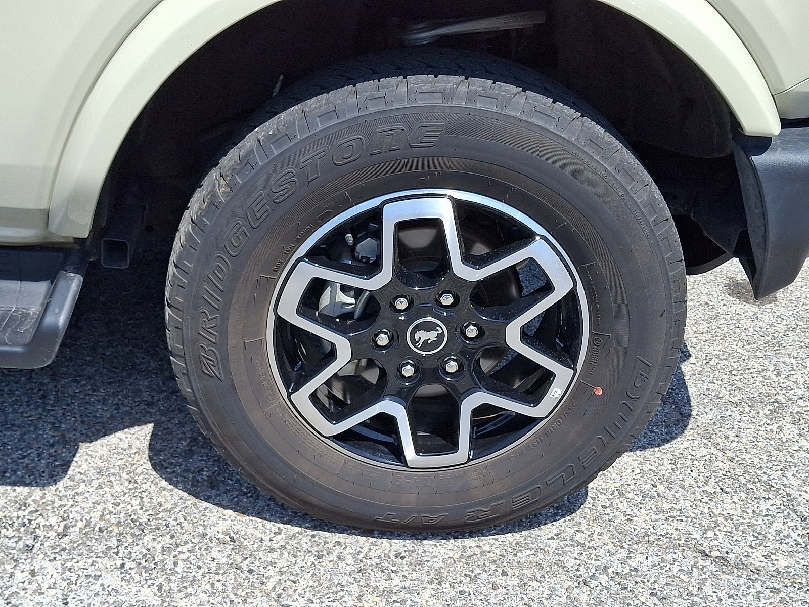 Certified 2025 Ford Bronco Outer Banks AWD/4WD image 11