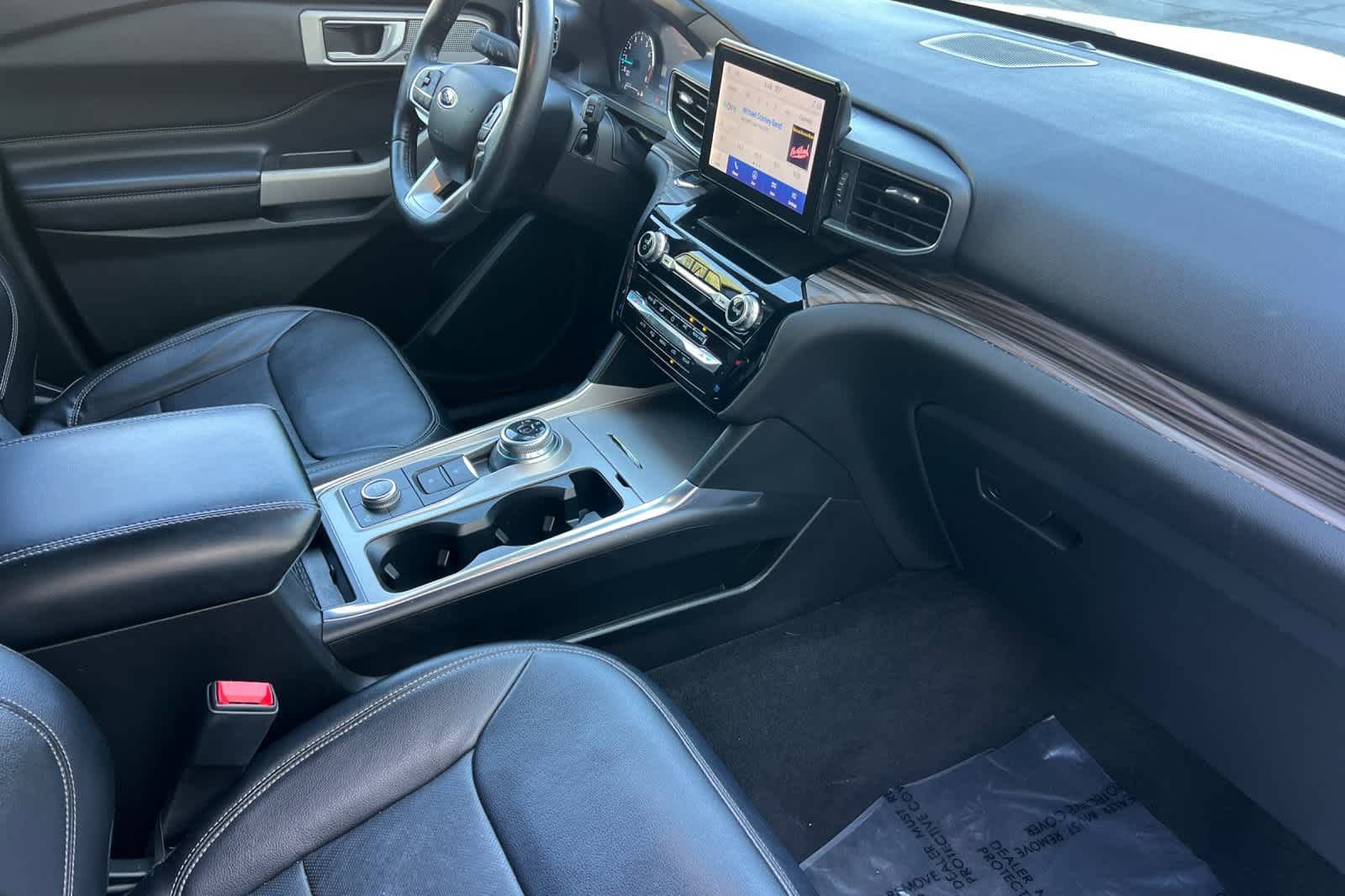 Certified 2023 Ford Explorer Limited AWD/4WD image 17