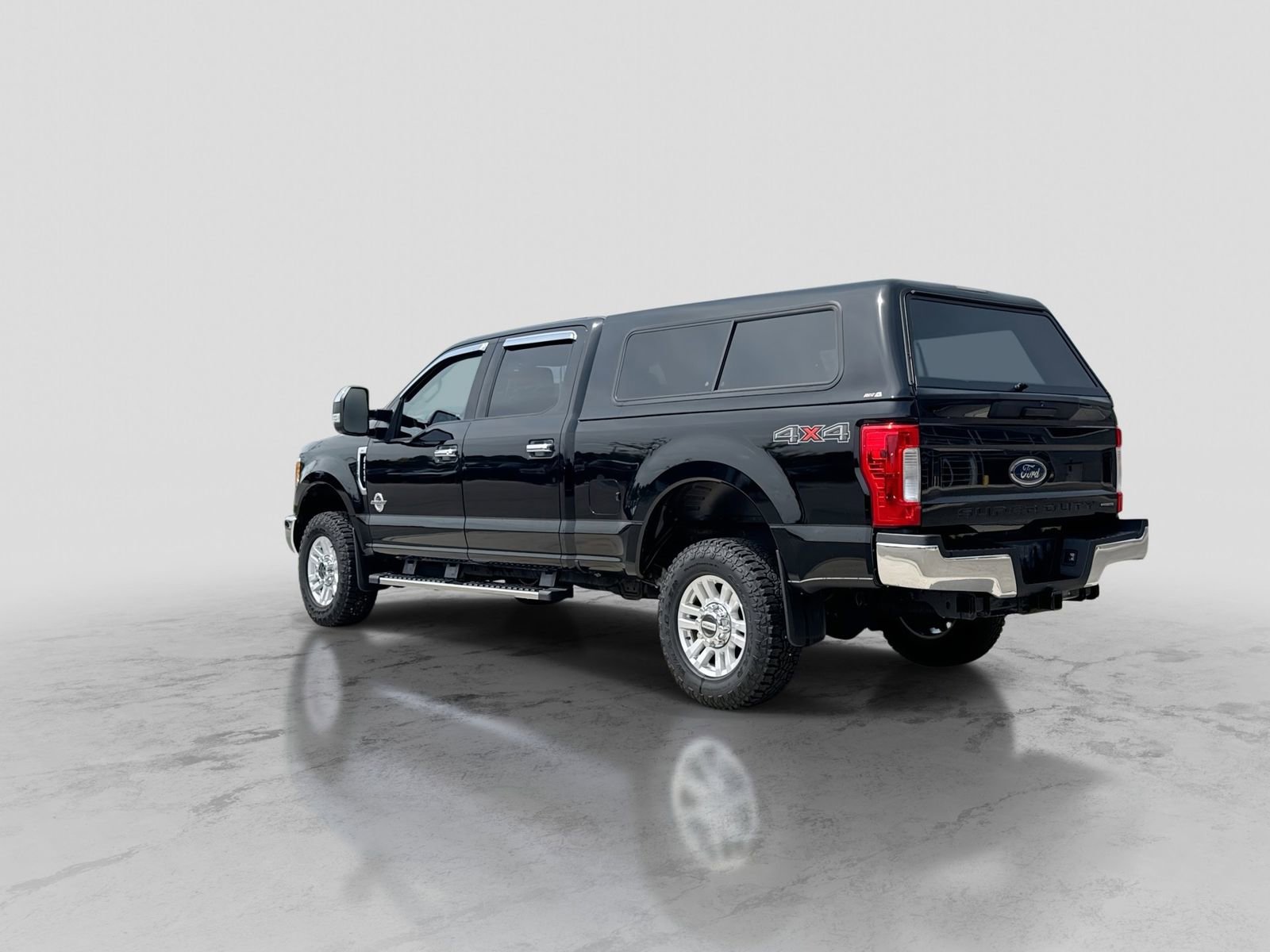 Certified 2017 Ford F250 XLT AWD/4WD image 5