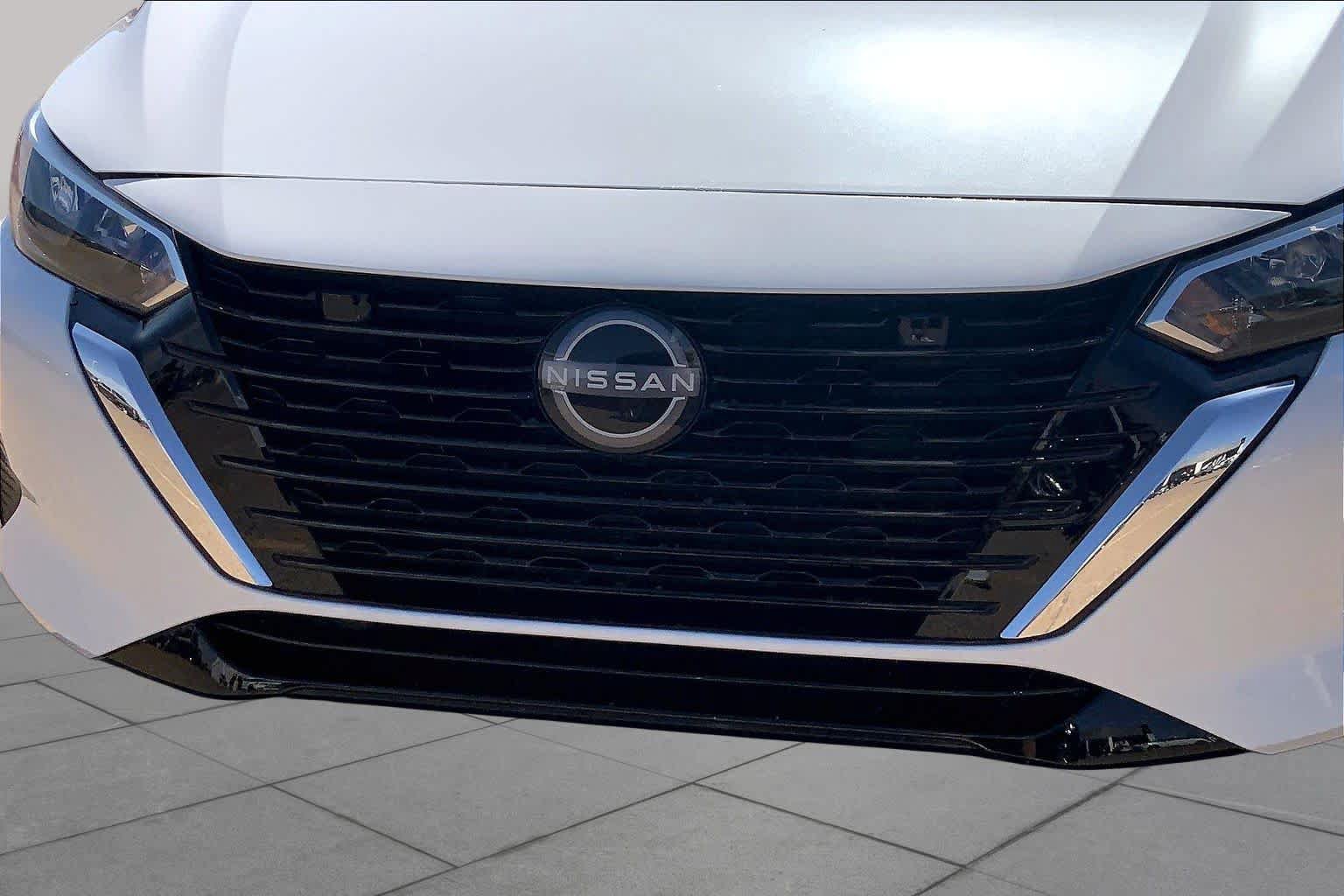 Used 2024 Nissan Sentra SV FWD image 30