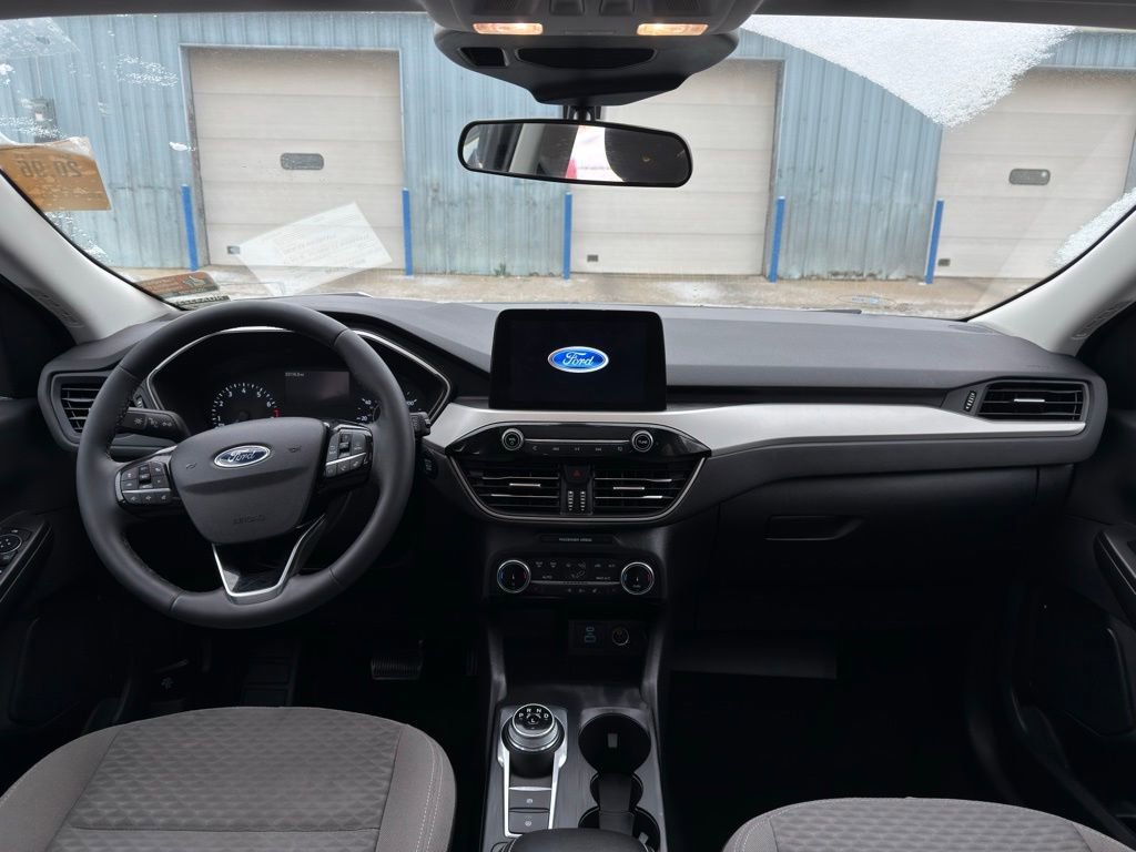 Certified 2022 Ford Escape SE w/ SE Sport Appearance Package image 9