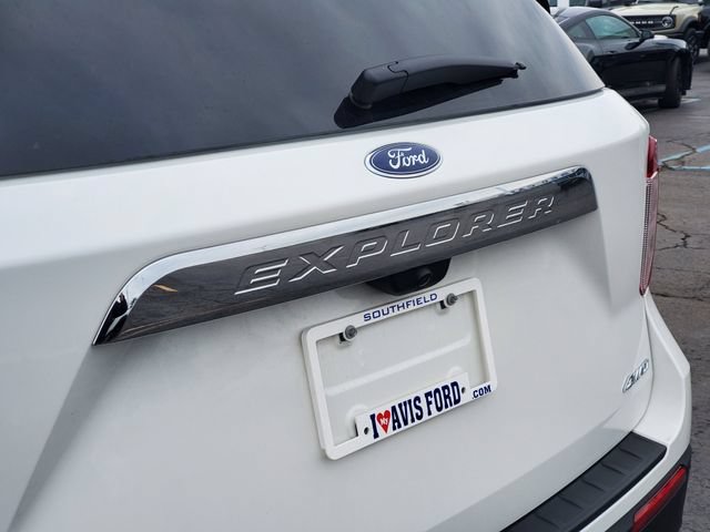 Certified 2024 Ford Explorer XLT w/ Equipment Group 202A AWD/4WD image 31