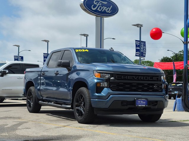 Used 2024 Chevrolet Silverado 1500 Custom AWD/4WD image 2