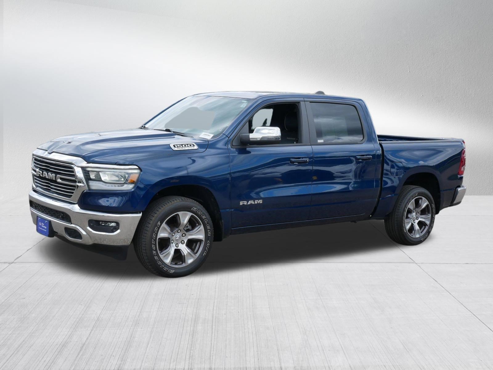 Used 2023 RAM 1500 Laramie AWD/4WD image 3