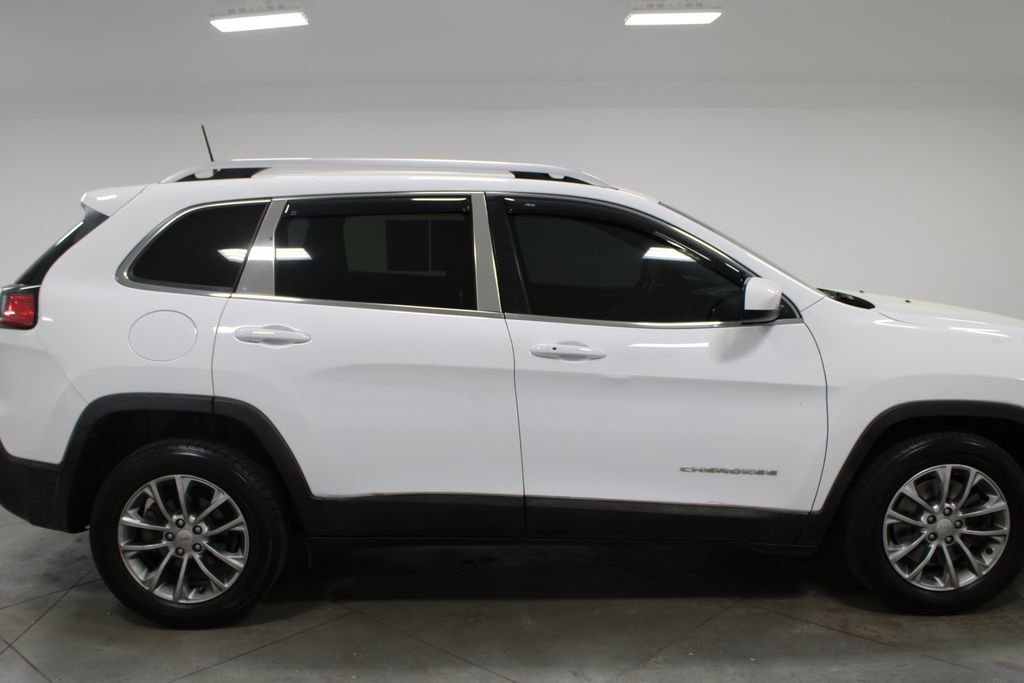 Used 2019 Jeep Cherokee Latitude Plus w/ Comfort/Convenience Group image 12