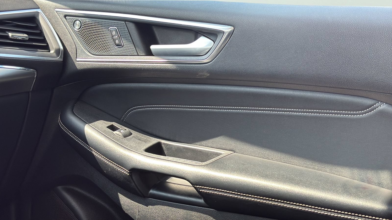 Certified 2023 Ford Edge Titanium AWD/4WD image 23