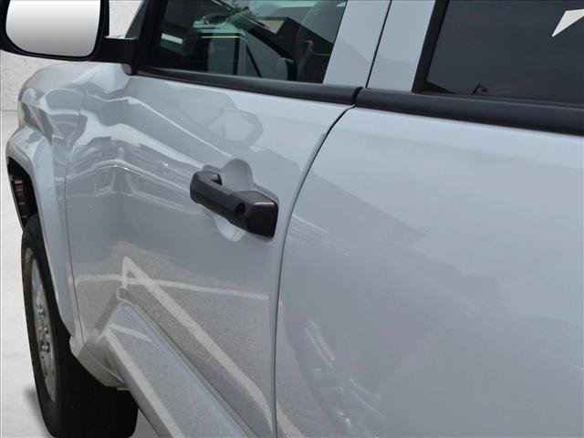 Used 2025 Toyota Tacoma SR AWD/4WD image 13