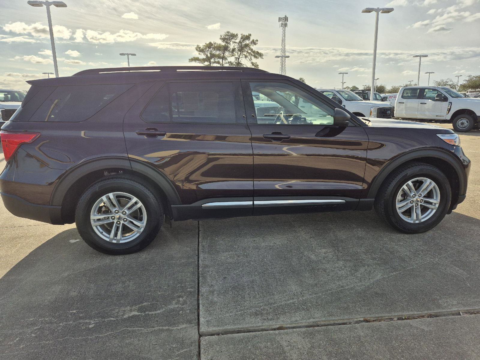 Certified 2022 Ford Explorer XLT w/ Equipment Group 202A image 11