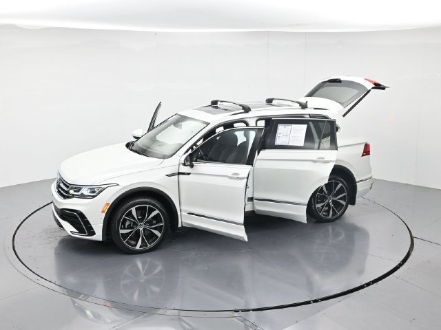 Used 2023 Volkswagen Tiguan SEL R-Line AWD/4WD image 44