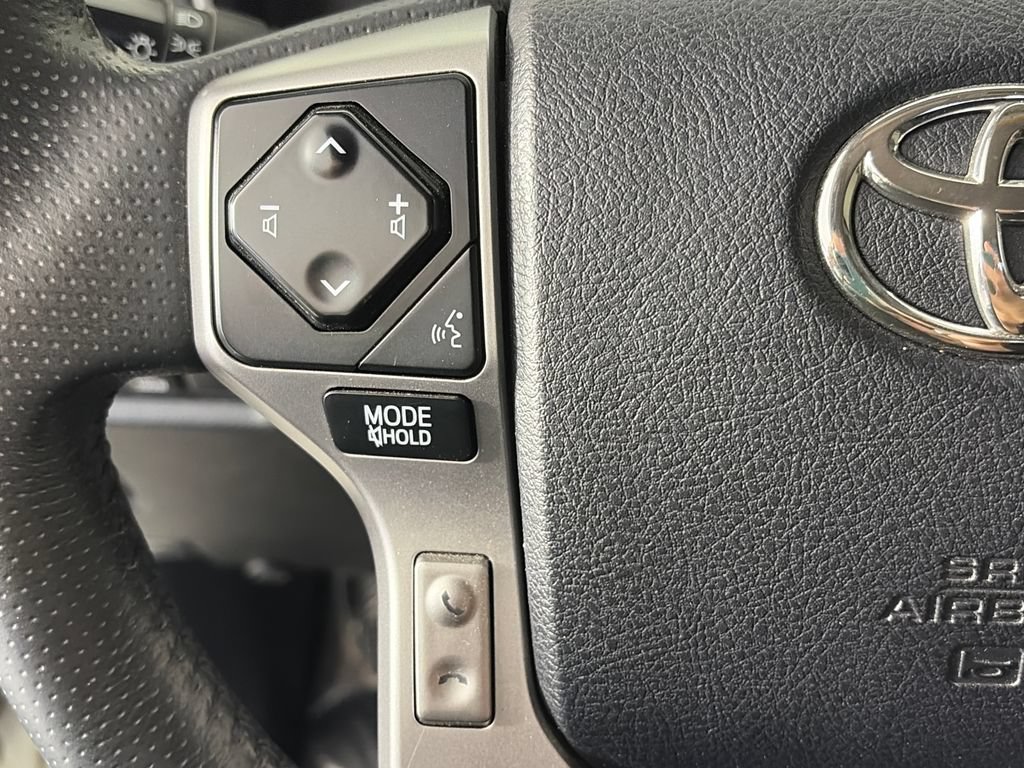 Used 2020 Toyota 4Runner 4WD image 17