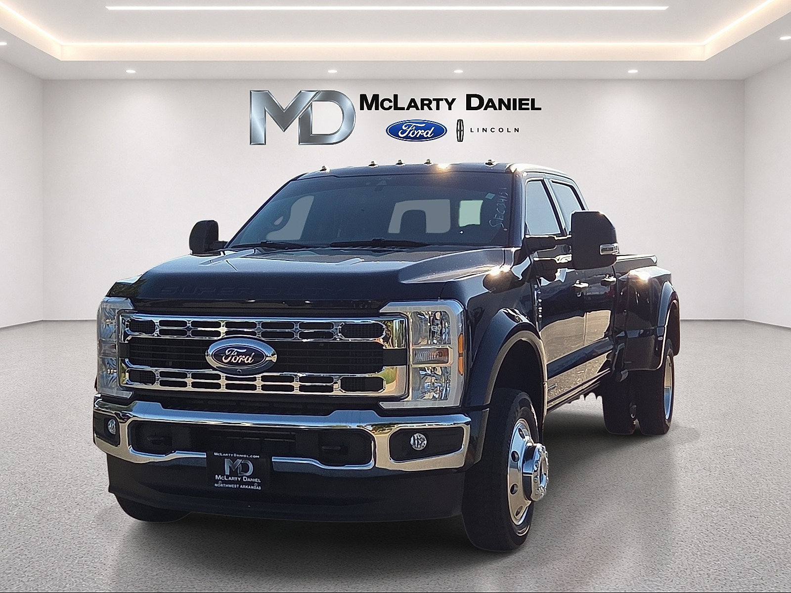 Certified 2025 Ford F450 XLT w/ 360-Degree Camera Package AWD/4WD image 2