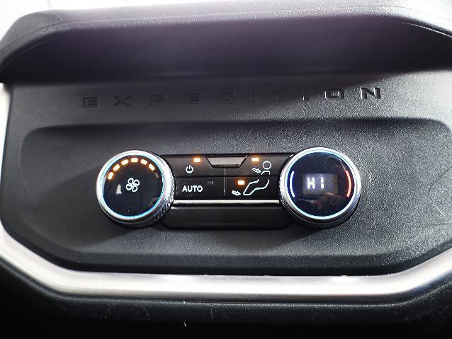 Certified 2025 Ford Expedition Active image 18