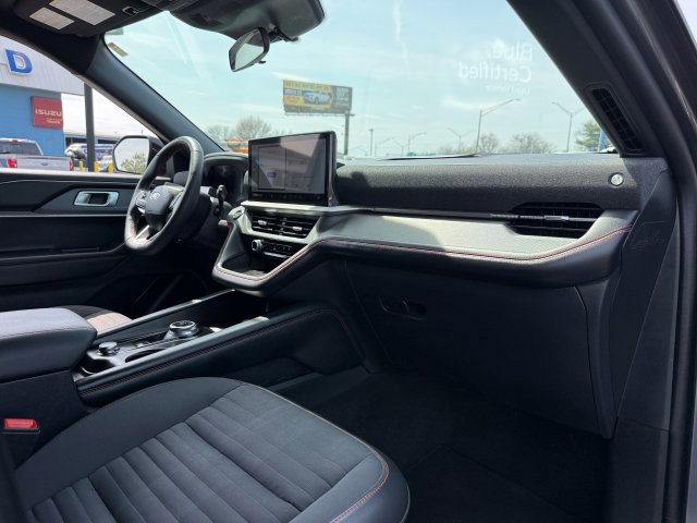 Certified 2025 Ford Explorer ST-Line w/ ST-Line Street Pack image 26