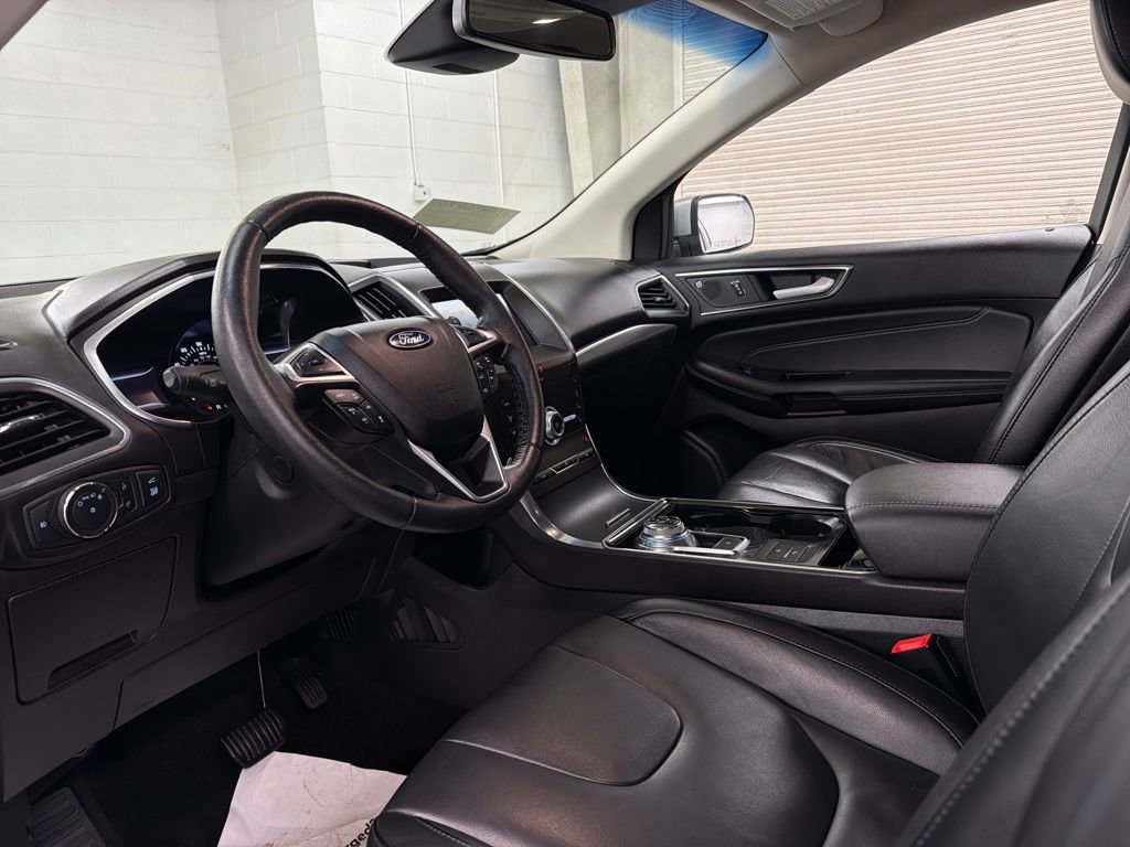 Certified 2020 Ford Edge Titanium image 11