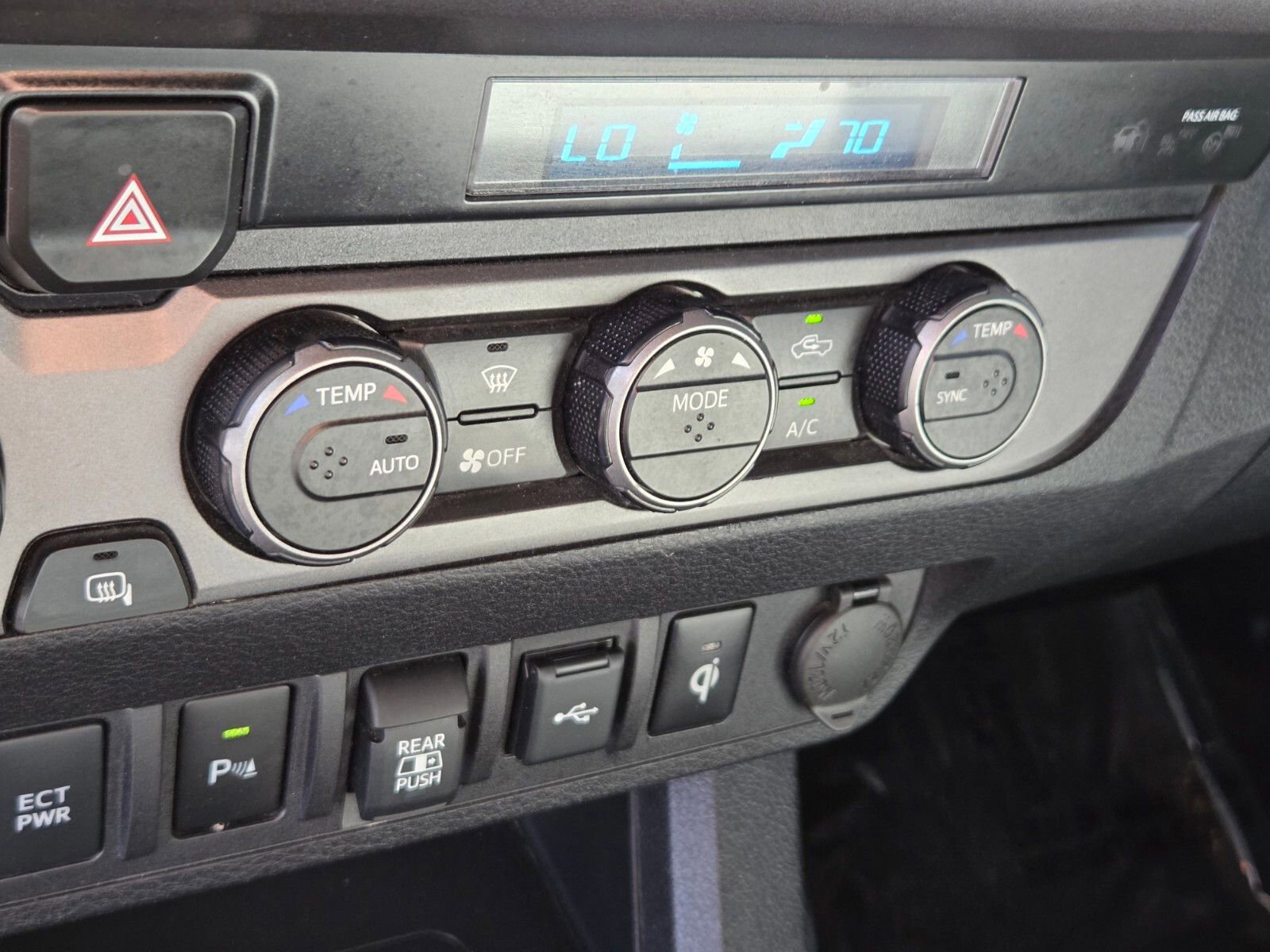 Used 2023 Toyota Tacoma TRD Off-Road w/ Technology Package AWD/4WD image 22