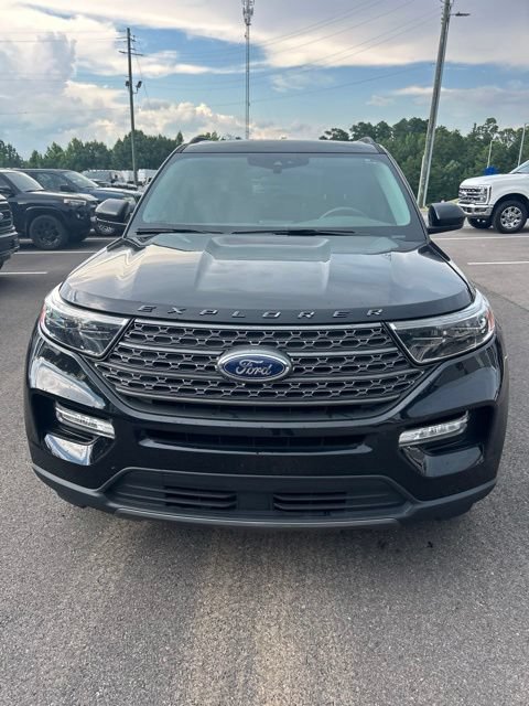 Certified 2023 Ford Explorer XLT w/ Equipment Group 202A AWD/4WD image 7