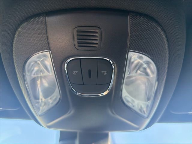 Used 2023 Jeep Compass Latitude AWD/4WD image 34