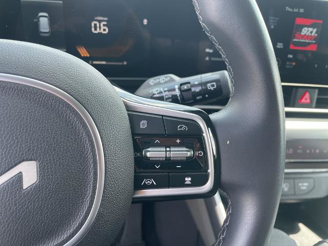 Used 2026 Kia Carnival FWD image 37