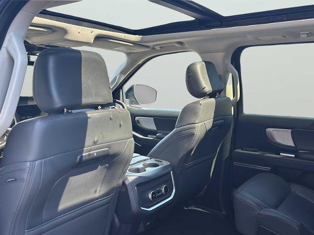 Certified 2025 Ford Expedition Active AWD/4WD image 32