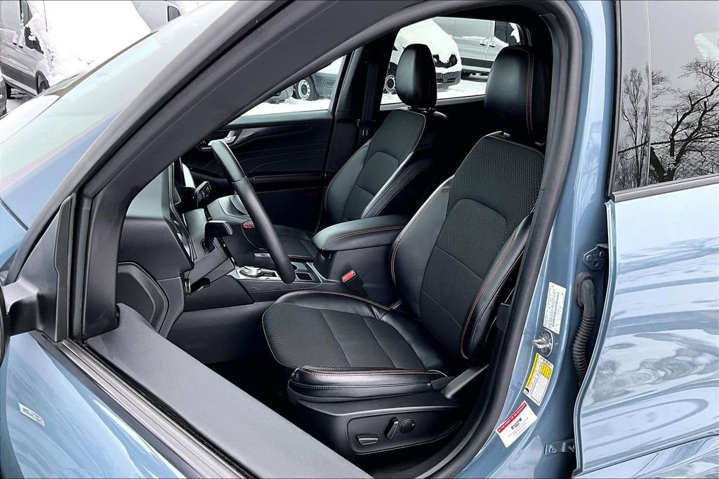 Certified 2023 Ford Escape ST-Line Select w/ Tech Pack #2 image 24
