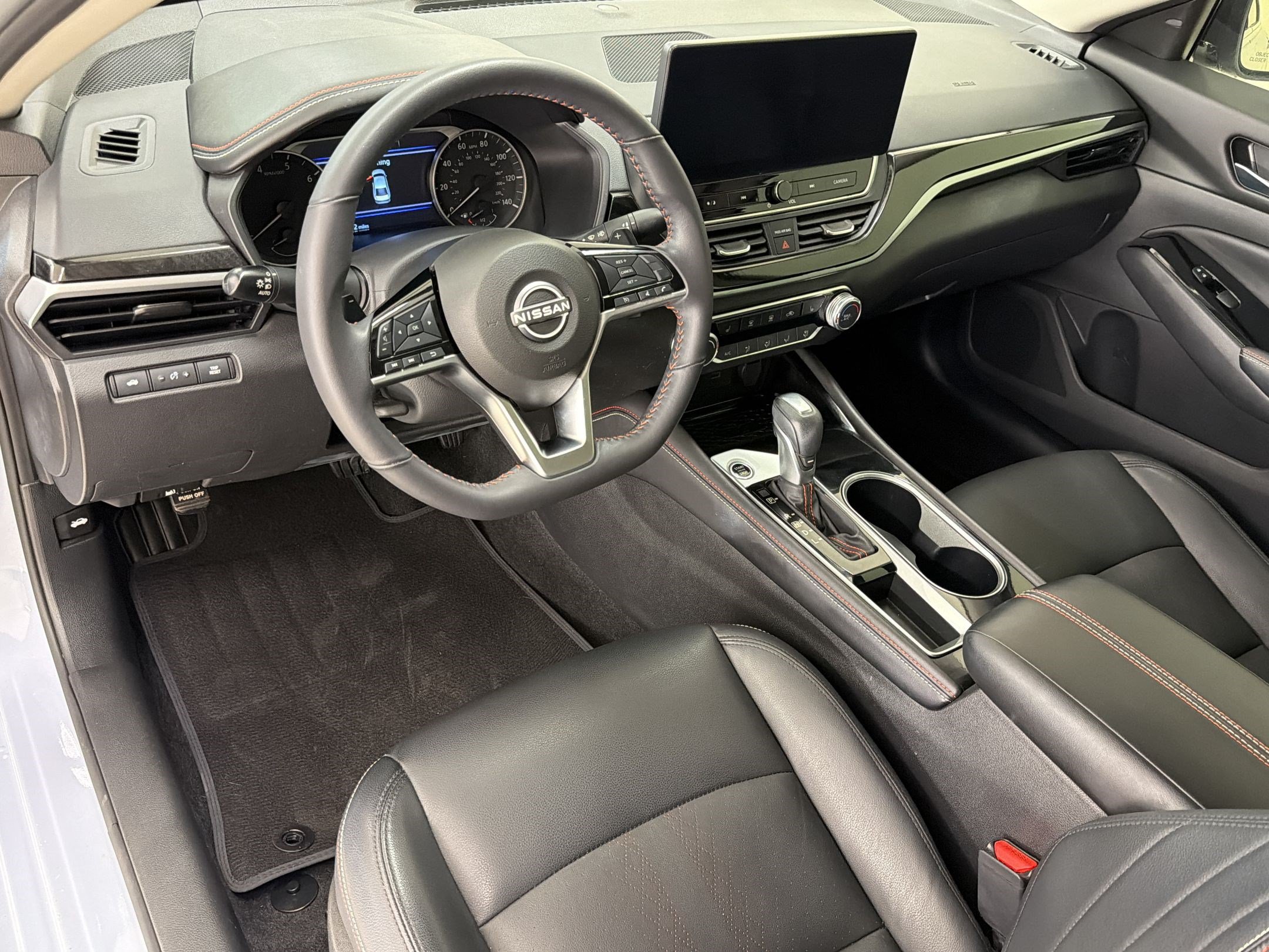 Used 2024 Nissan Altima 2.5 SR w/ SR Premium Package FWD image 4