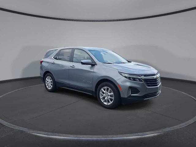 Used 2024 Chevrolet Equinox LT FWD image 2