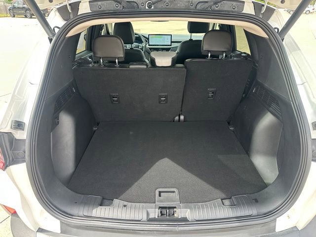 Certified 2024 Ford Escape Platinum w/ Premium Technology Package AWD/4WD image 16