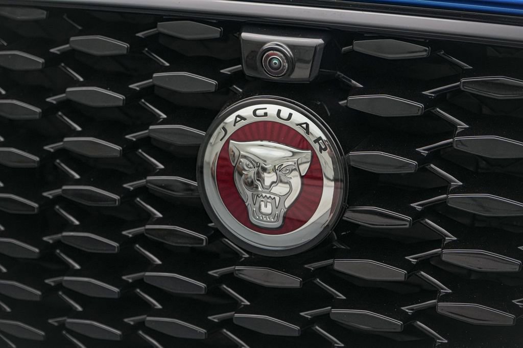 Used 2023 Jaguar F-PACE SVR image 14