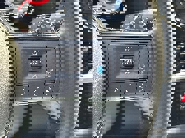 Used 2024 Nissan Pathfinder Platinum image 32