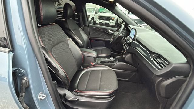 Certified 2025 Ford Escape ST-Line image 11