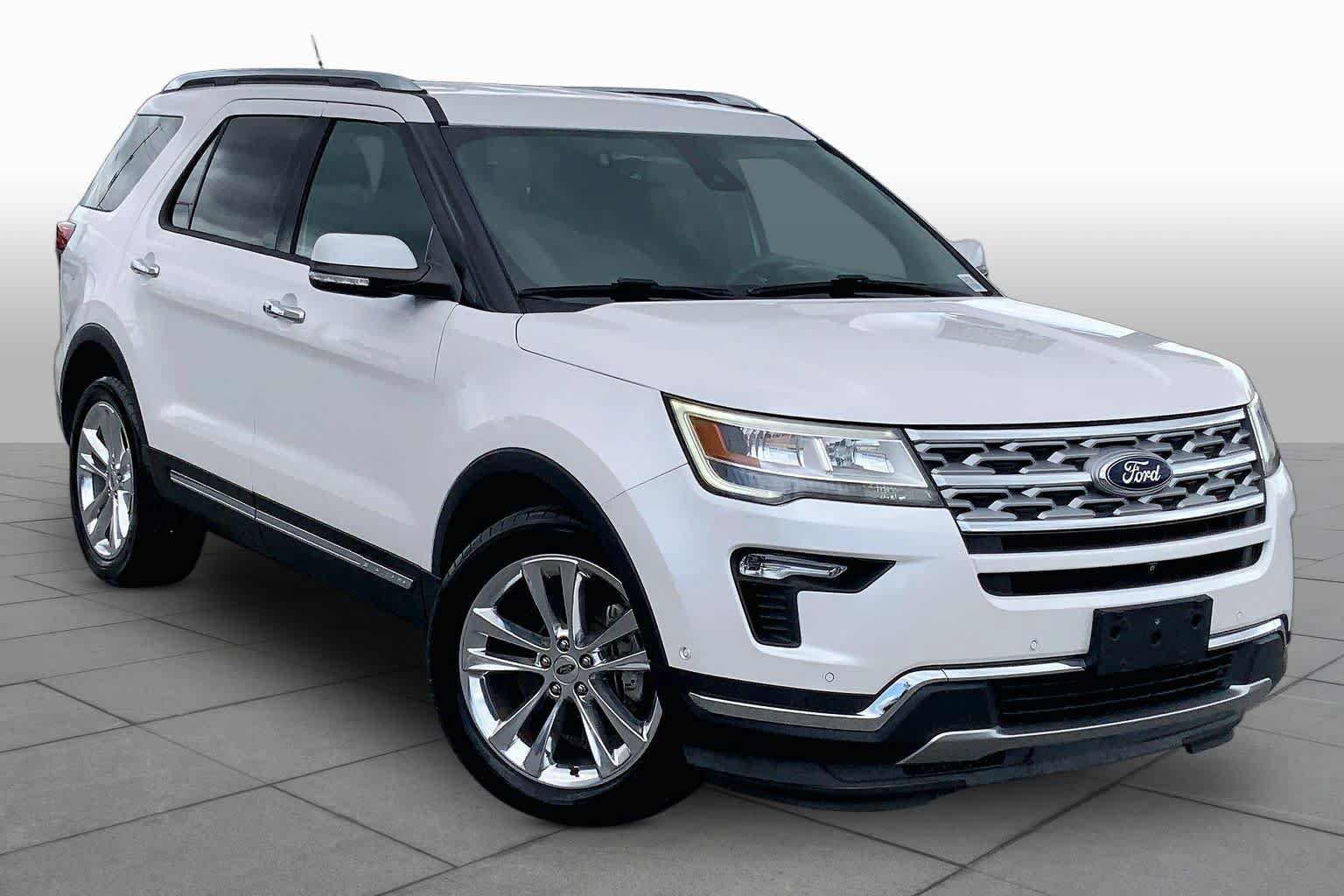 Certified 2018 Ford Explorer Limited w/ Equipment Group 301A FWD image 3