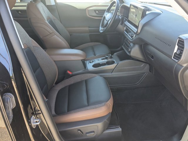 Certified 2025 Ford Bronco Sport Outer Banks w/ Outer Banks Tech Package+ AWD/4WD image 39