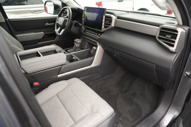 Used 2024 Toyota Tundra Limited w/ Power Package AWD/4WD image 17