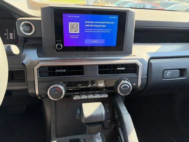 Used 2025 Toyota 4Runner SR5 AWD/4WD image 17