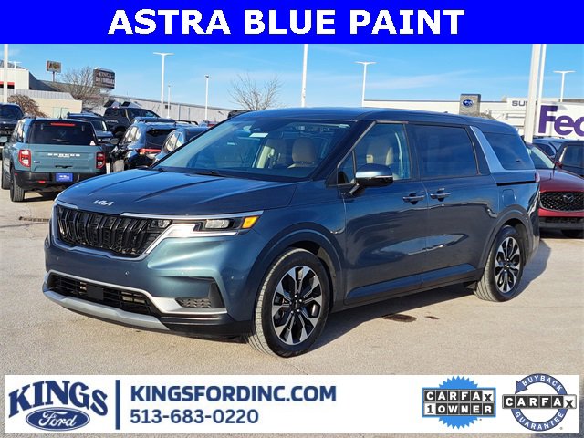 Used 2024 Kia Carnival EX image 1