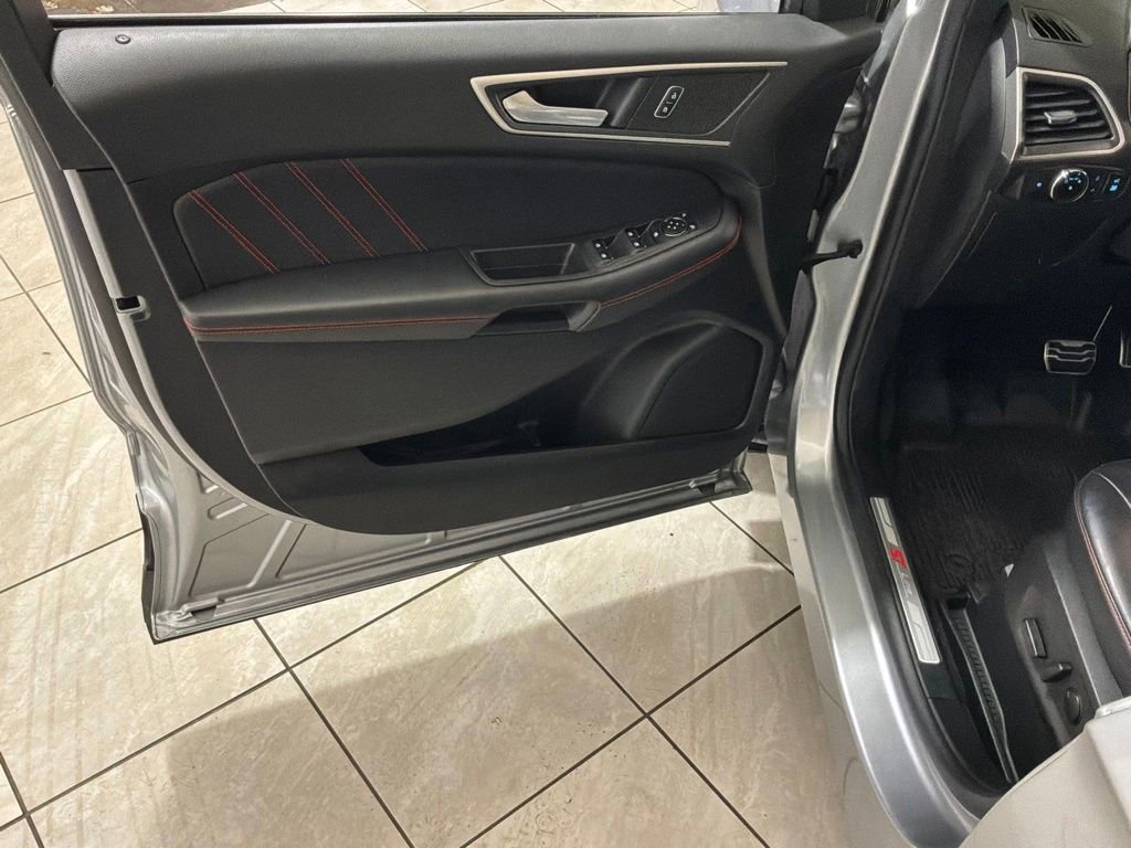 Certified 2023 Ford Edge ST-Line AWD/4WD image 4
