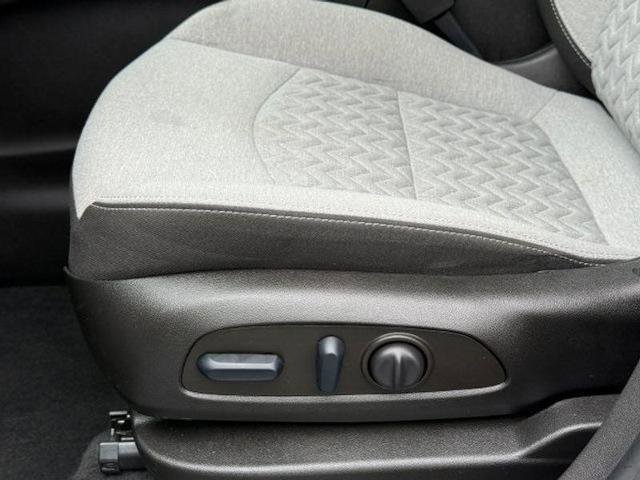 Used 2022 Chevrolet Equinox LT w/ LPO, Floor Liner Package image 14