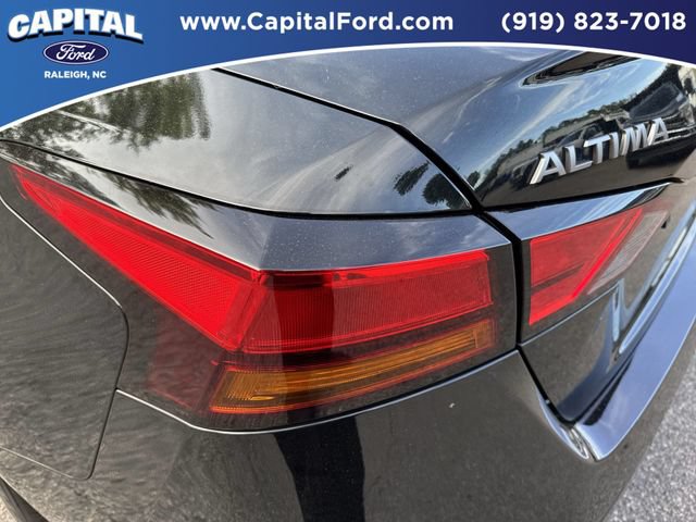 Used 2025 Nissan Altima 2.5 SV FWD image 15