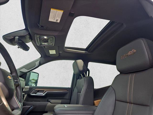 Used 2024 Chevrolet Silverado 2500 High Country w/ High Country Premium Package AWD/4WD image 15