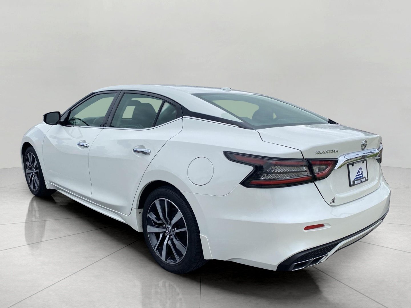 Used 2019 Nissan Maxima 3.5 SV w/ Floor Mat Group FWD image 10