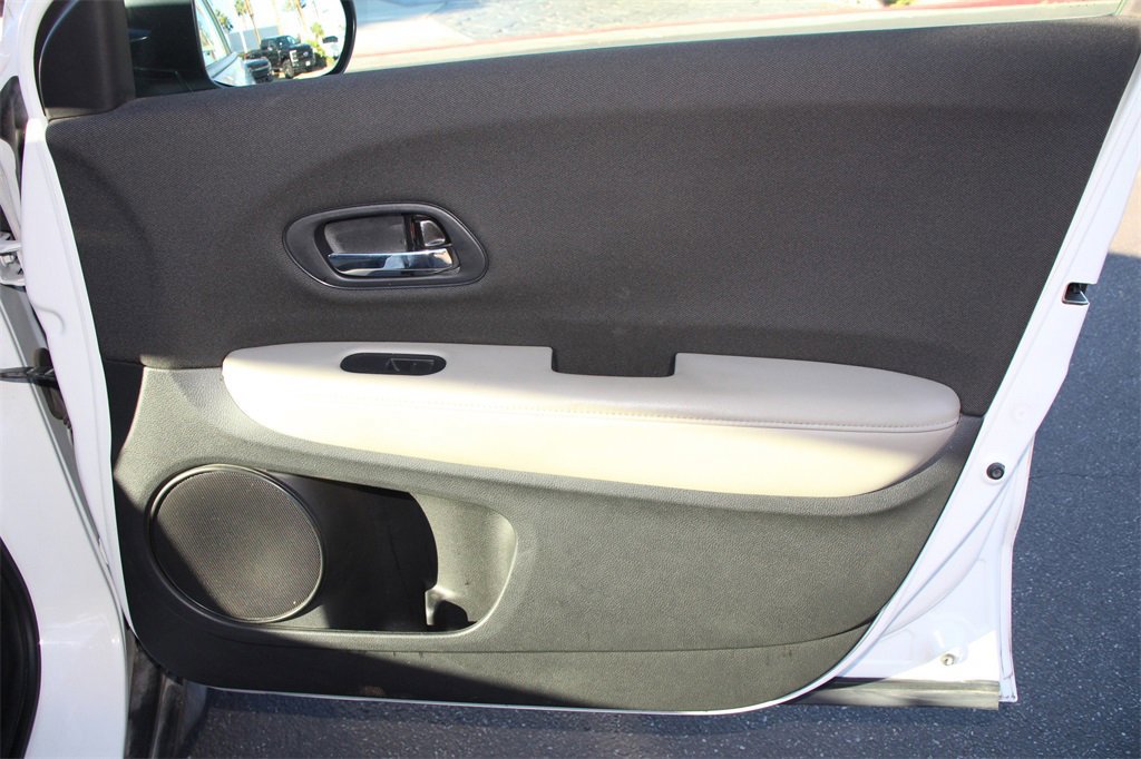 Used 2019 Honda HR-V LX image 27