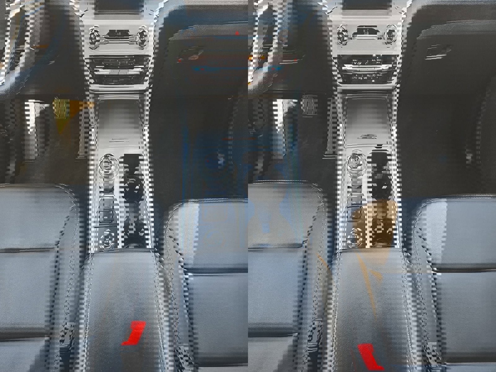 Certified 2022 Ford Explorer XLT w/ Equipment Group 202A image 21