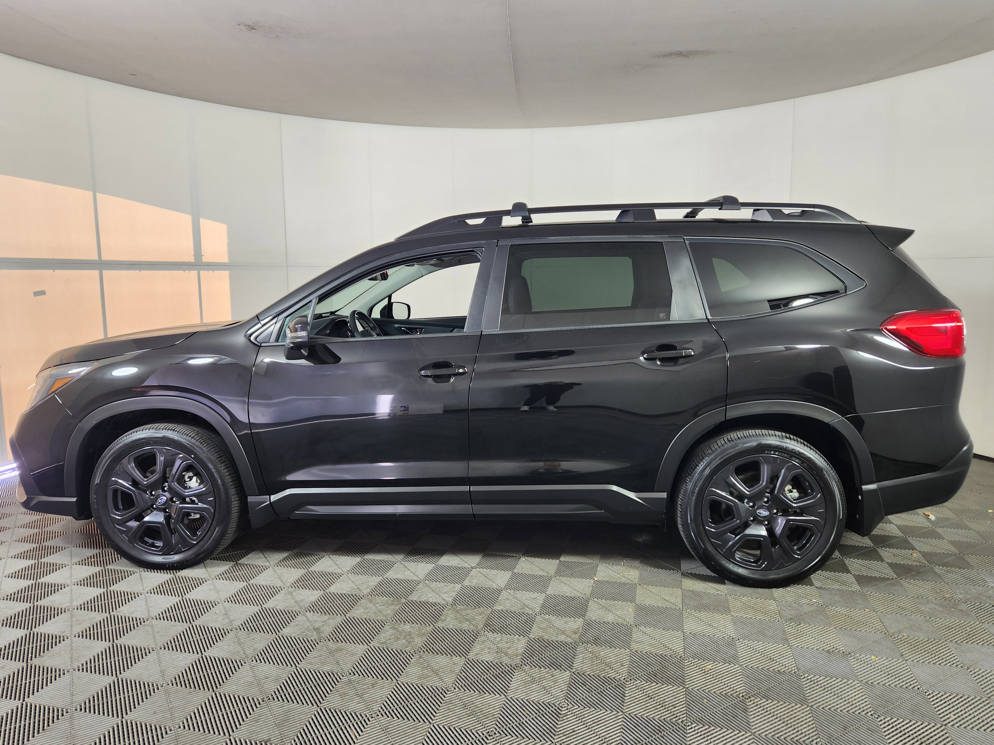 Used 2023 Subaru Ascent Onyx Edition Limited image 2